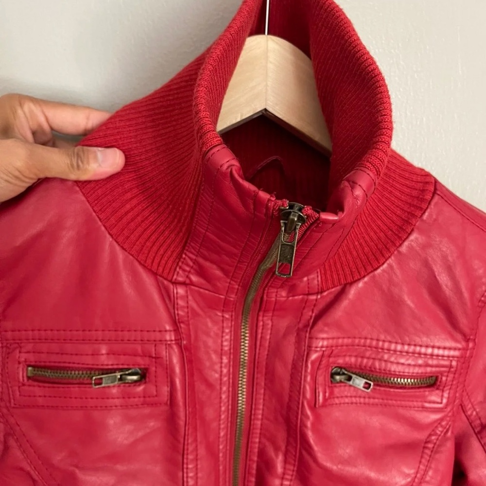 Leather jacket - Picture 9 of 11